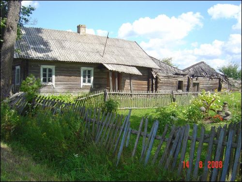 Ureliai. In the village 