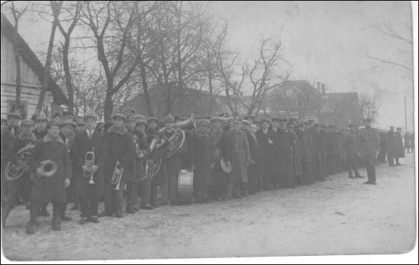  - Мястэчка на старых фотаздымках . Адкрыццё школы ў Дзевянішках