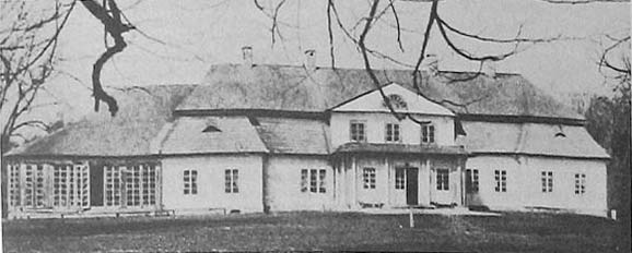 Lušnieva.  Manor of Vałovič