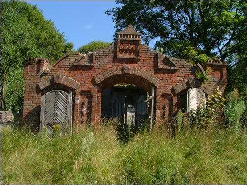  - Cerkiew Opieki Matki Boskiej. Murowana brama cerkwi