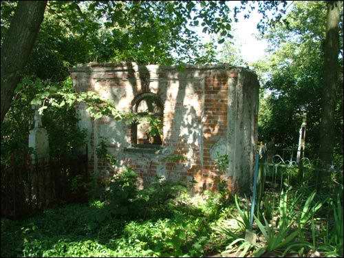  - Cerkiew Opieki Matki Boskiej. Ruiny kaplicy grobowej generała Troickiego