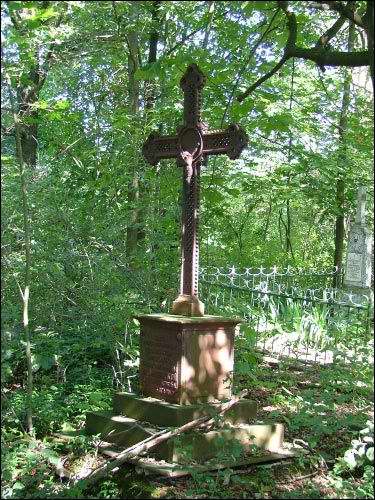  - Cerkiew Opieki Matki Boskiej. Krzyż nagrobny na mogile Elżbiety Bazylejskiej