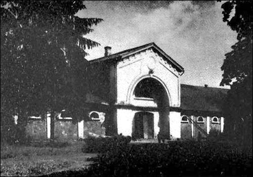  - Сядзіба Незабытоўскiх. Стайні. Здымак Яна Булгака (да 1939 г.)