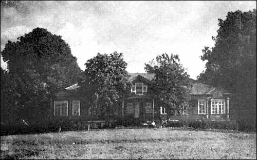  - Manor of Szpilewski. Manor-house. View before 1939. Photo by Jan Bułhak