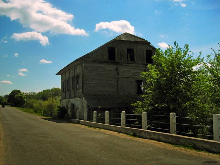  - Water-mill . 