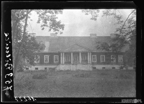  - Zespół dworsko-parkowy . 