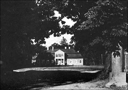  - Manor of Chomiński. Manor-house. View before 1939. Photo by Jan Bułhak