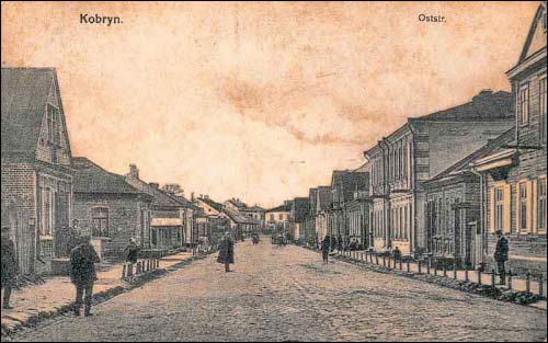  - Miasto na starych fotografiach . Ulica w Kobryniu, niemiecka pocztowka z lat 1915-16
