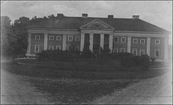 - Zespół pałacowo-parkowy Brzostowskich. Pałac w Mosarzu. Widok ogólny od frontu. Photo przed 1918r.
