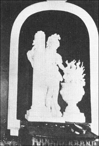  - Zespół pałacowo-parkowy Brzostowskich. Fragment wnętrz pałacowych
