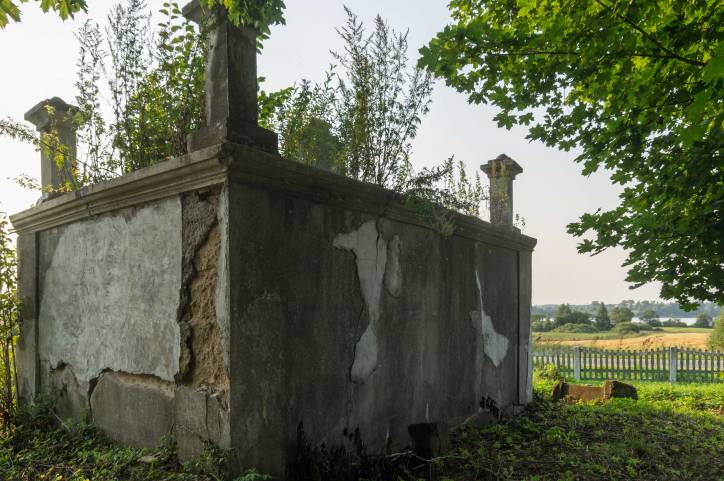 Дуниловичи. Часовня-усыпальница 