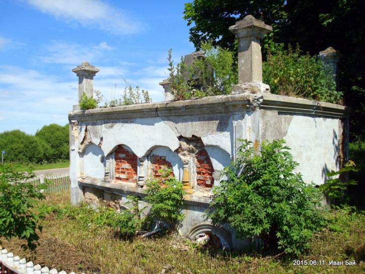 Дунілавічы. Капліца-пахавальня 