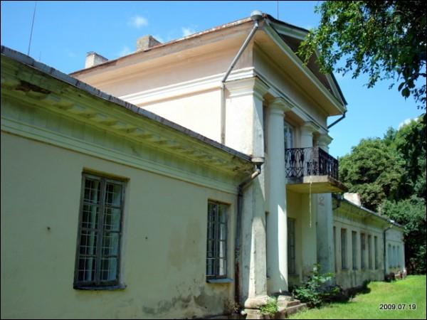  - Manor . 