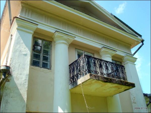  - Manor . 
