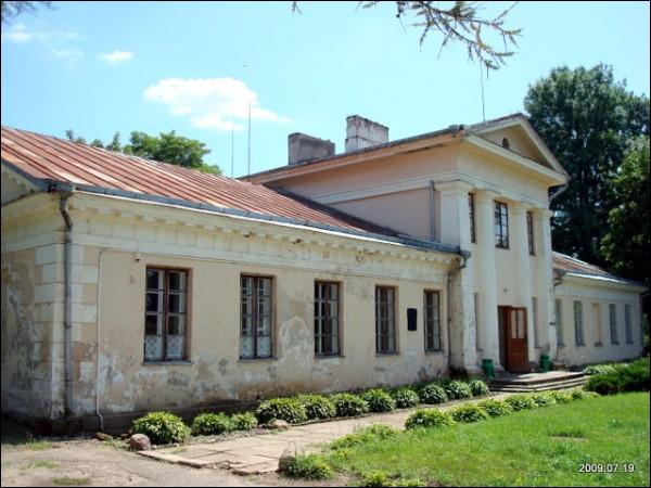  - Manor . 