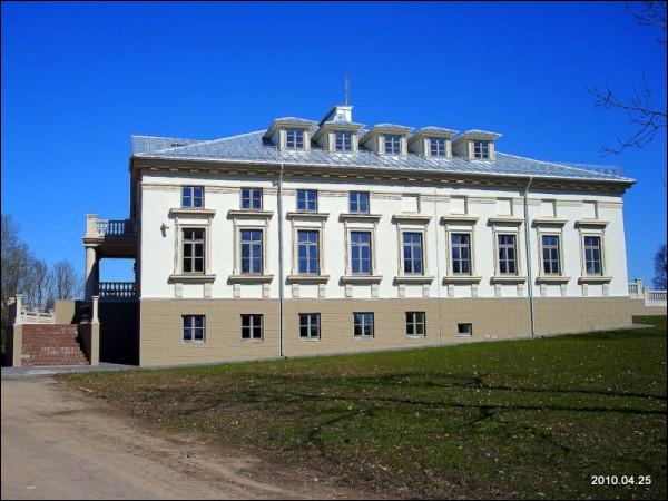  - Усадьба . Южный фасад