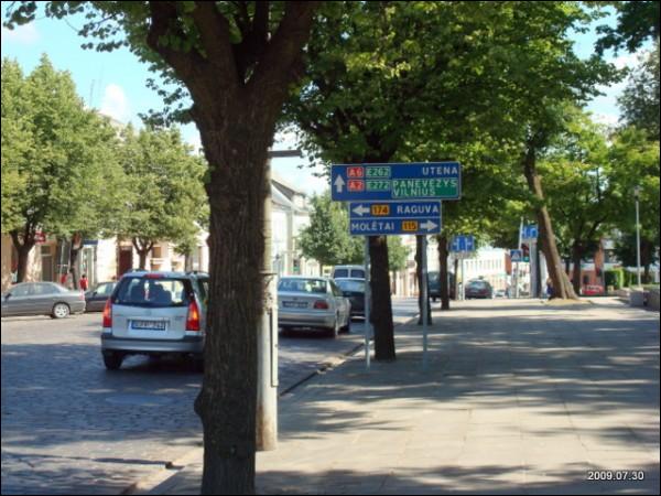  - Ulice miasta . 