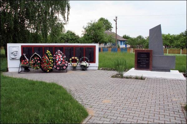 Zdzitów. We wsi 