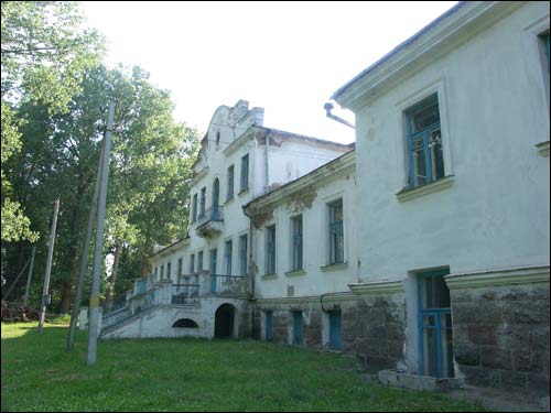 Manor-house. View from the park Saviejki. Manor of Nowicki