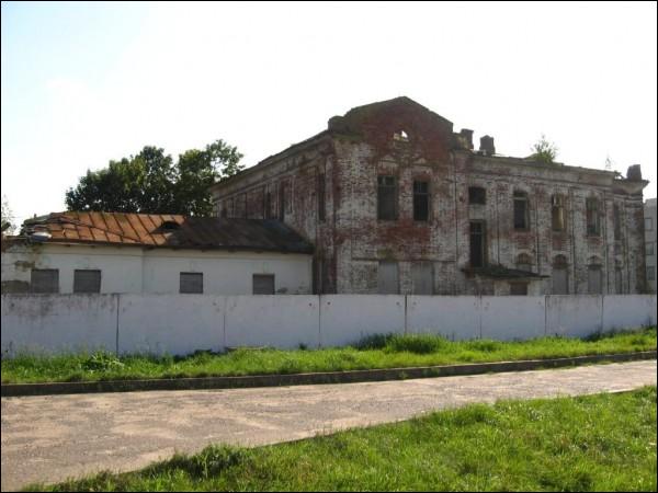 Novy Uborak.  Manor 