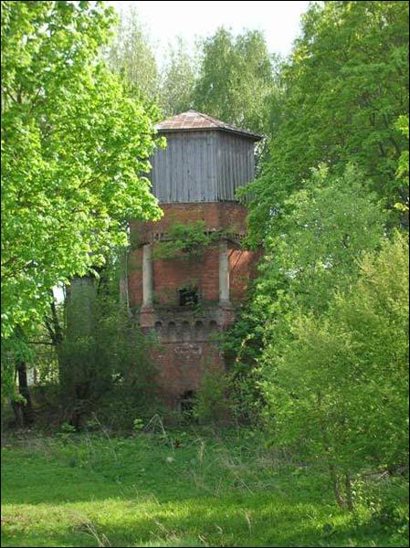  - Dwór gospodarczy . 