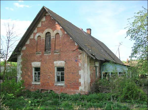  - Dwór gospodarczy . 