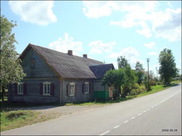 Гайлюны (Лазарцы). У вёсцы 