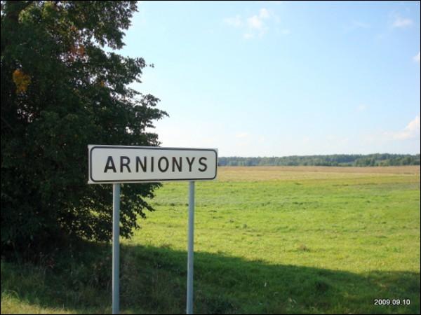 Арнионис. В деревне 