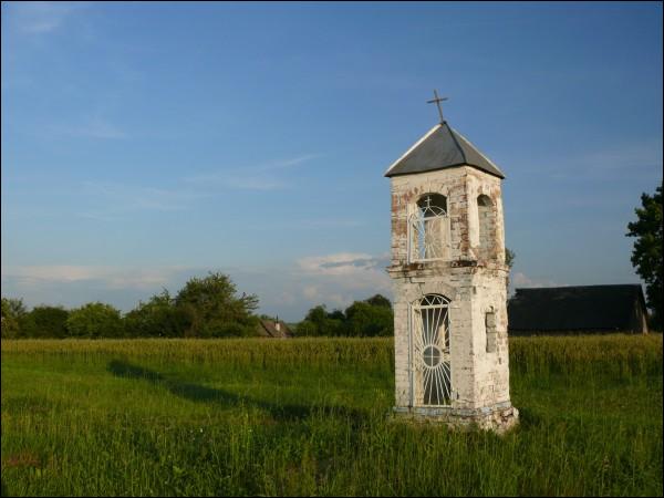 Świły. Kapliczka przydrożna 