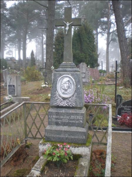  - Cmentarz katolicki. 