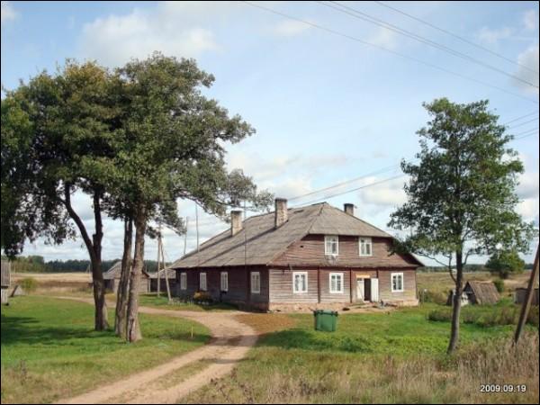 Zułów. Dwór (pozostałości)