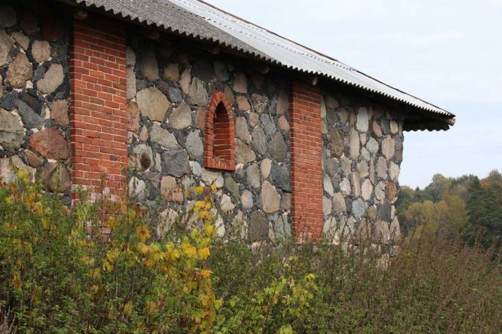  - Dwór gospodarczy . 