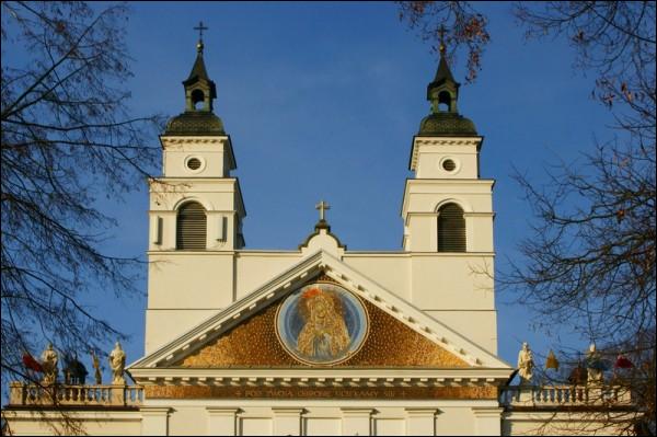  - Catholic church of St. Anthony. Main facade, fragment