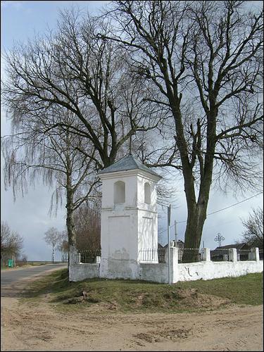 Daŭhinava. Road chapel 