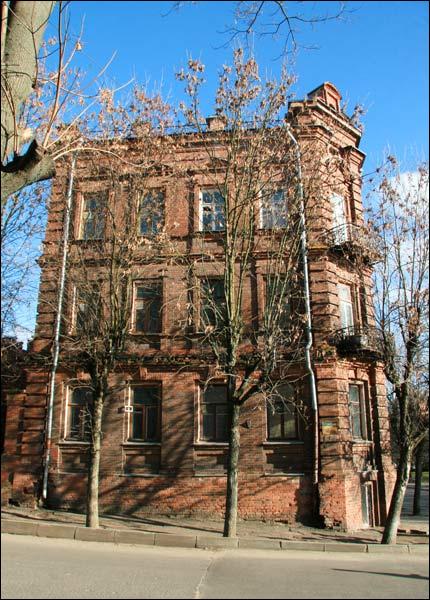  - Гістарычная забудова вул. Суворава (Узгорская). вул. Суворава, 27 (былы даходны дом, кан. ХІХ ст.). Фота 11.2009