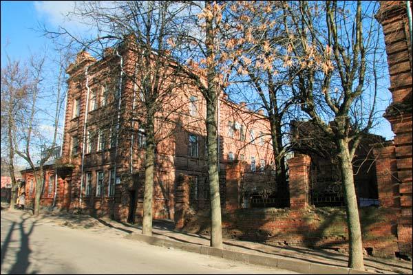  - Гістарычная забудова вул. Суворава (Узгорская). вул. Суворава, 29 (былы даходны дом, кан. ХІХ ст.). Фота 11.2009