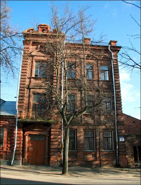  - Гістарычная забудова вул. Суворава (Узгорская). вул. Суворава, 29 (былы даходны дом, кан. ХІХ ст.). Фота 11.2009