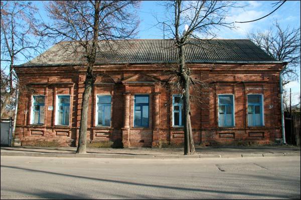  - Гістарычная забудова вул. Суворава (Узгорская). вул. Суворава, 37 (ХІХ/XX ст.). Фота 11.2009