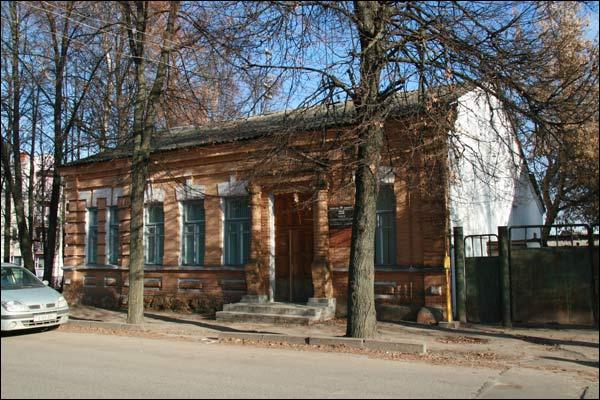  - Гістарычная забудова вул. Суворава (Узгорская). вул. Суворава, 39 (ХІХ/XX ст.). Фота 11.2009