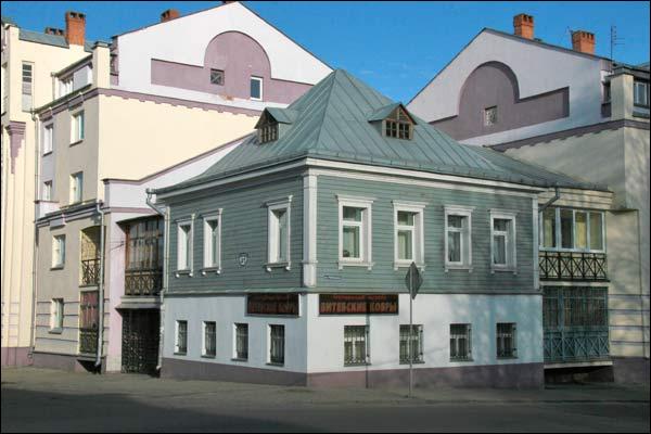  - Гістарычная забудова вул. Суворава (Узгорская). вул. Суворава, 41 (ХІХ/XX ст.). Фота 11.2009