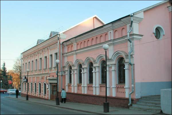  - Budynki zabytkowe ul. Janki Kupały (zaw. Babikin, zaw. Chajkina). ul. Janki Kupały,  2  4 (XIX/XX w.). Foto 11.2009