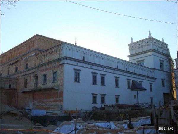  - Pałac Władców (Zamek Dolny). 