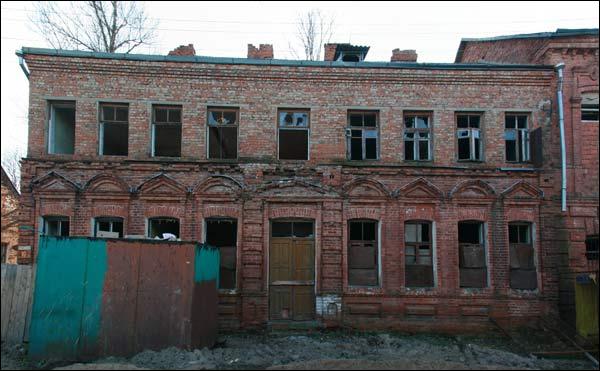  - Budynki zabytkowe pl. Smoleński (Konny). Smoleński plac, 10. Zdjęcie 11.2009