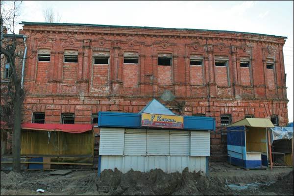  - Budynki zabytkowe pl. Smoleński (Konny). Smoleński plac, 12. Zdjęcie 11.2009