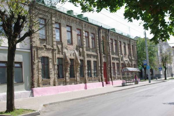 Brest. Historical buildings Karl Marx str.
