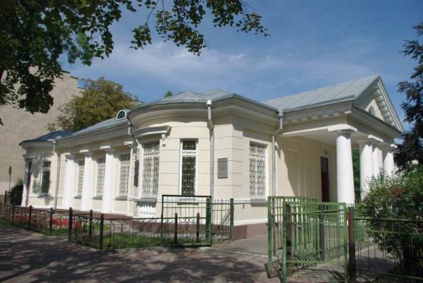 Brest. Historical buildings Karl Marx str.