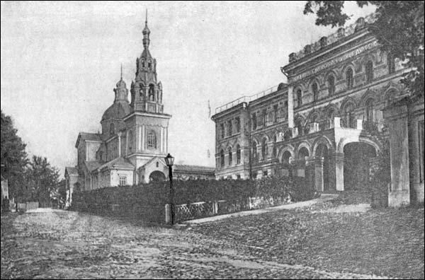 Витебск.  Здание бывшего женского епархиального училища