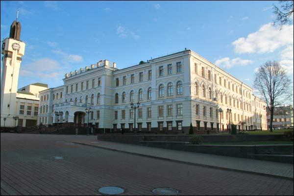 Витебск.  Здание бывшего женского епархиального училища