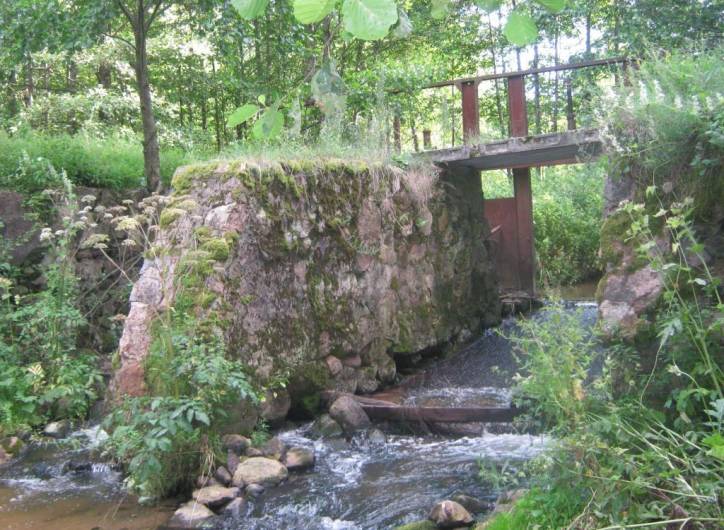 Łaŭskija. Water-mill (ruins)