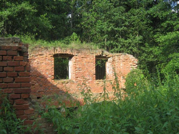 Łaŭskija. Water-mill (ruins)